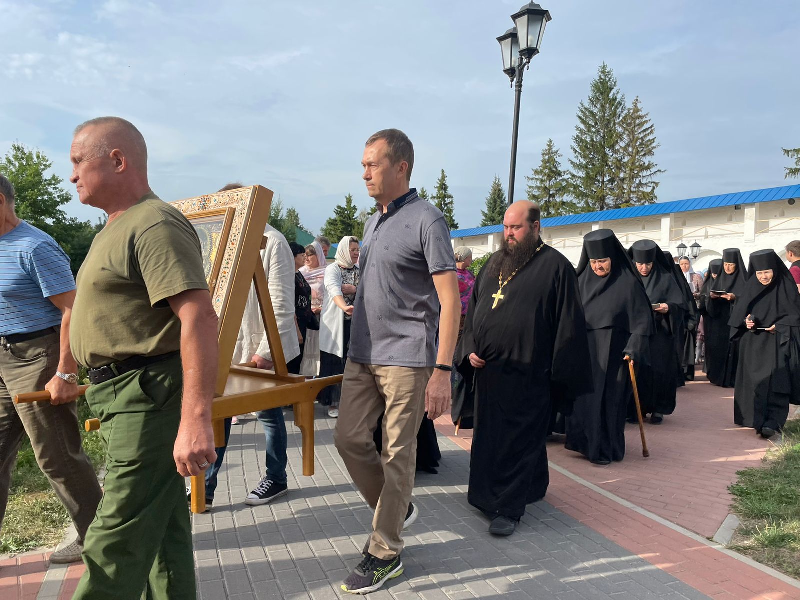 Тихвинской иконе Божией Матери из села Большое Жоково поклонились в  Солотчинском Рождества Богородицы монастыре | 21.08.2022 | Рязань -  БезФормата